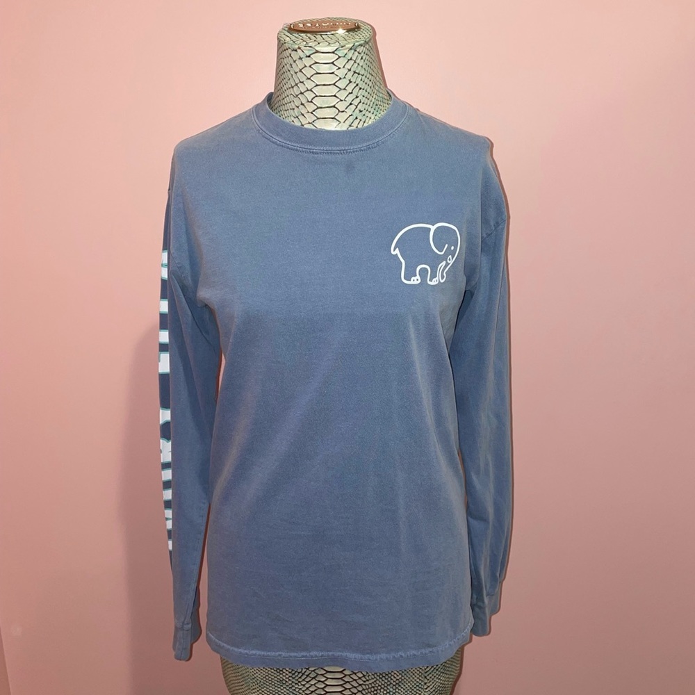 Great to wear to run errands, lounge around the house, or wear to the beach